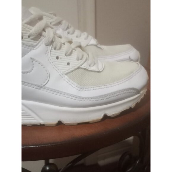 Size 8 - Women’s Nike Air Max 90 White Triple White Running Shoes Lace Up - Picture 5 of 14